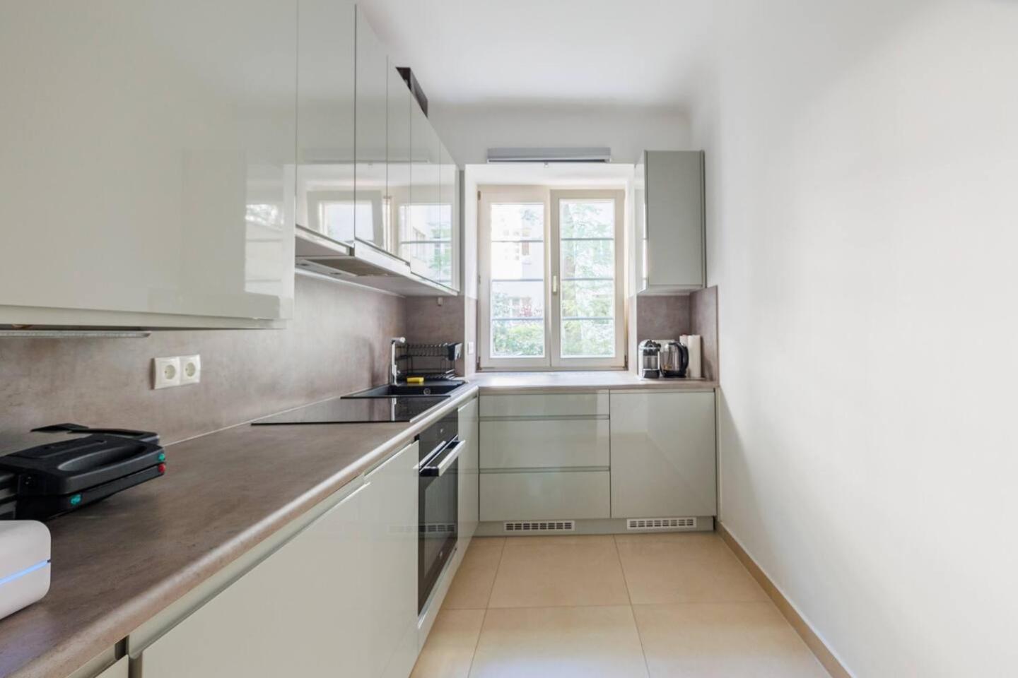Near Metro - Netflix - Free Wifi Viena