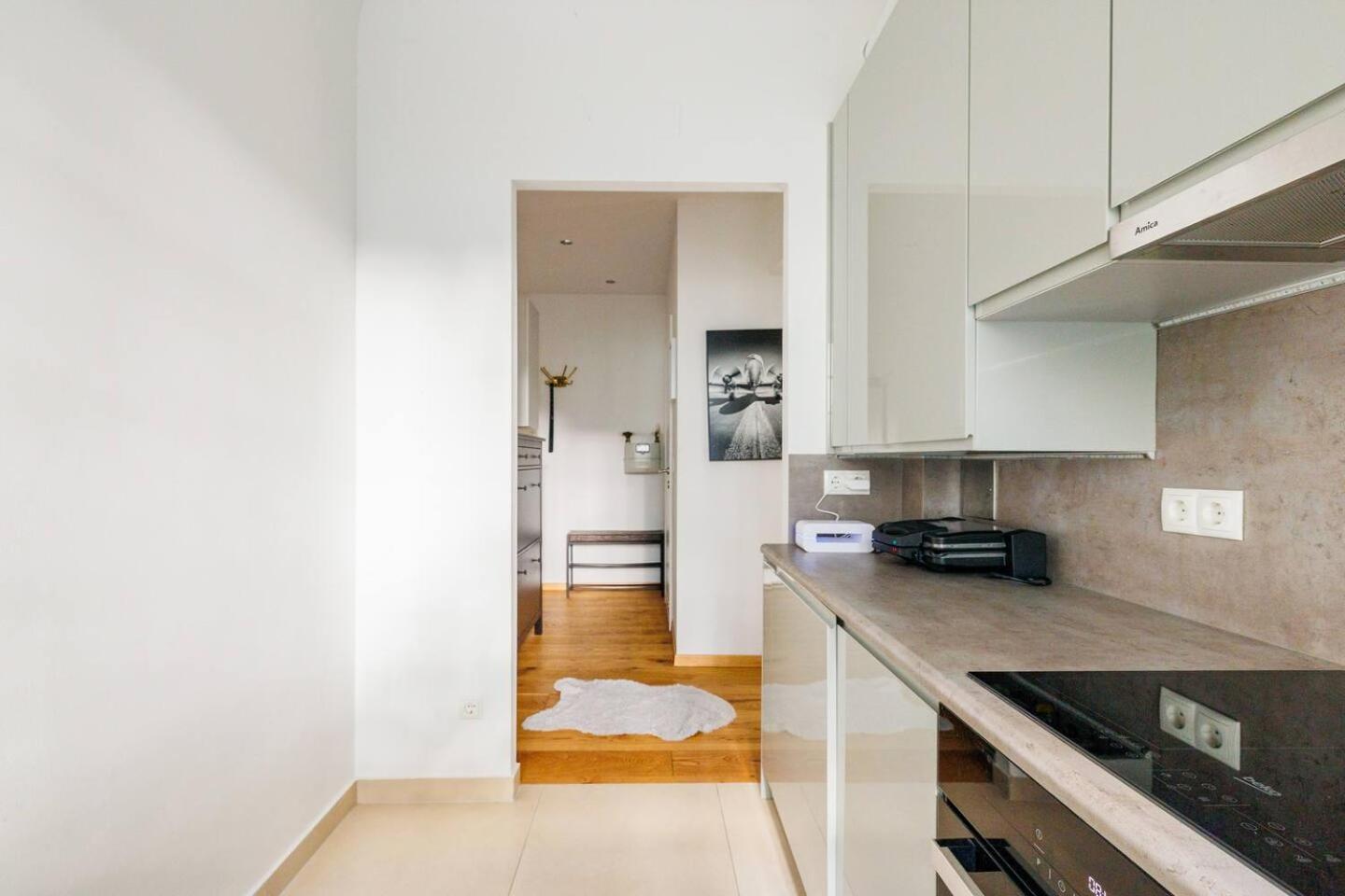 Near Metro - Netflix - Free Wifi Apartament